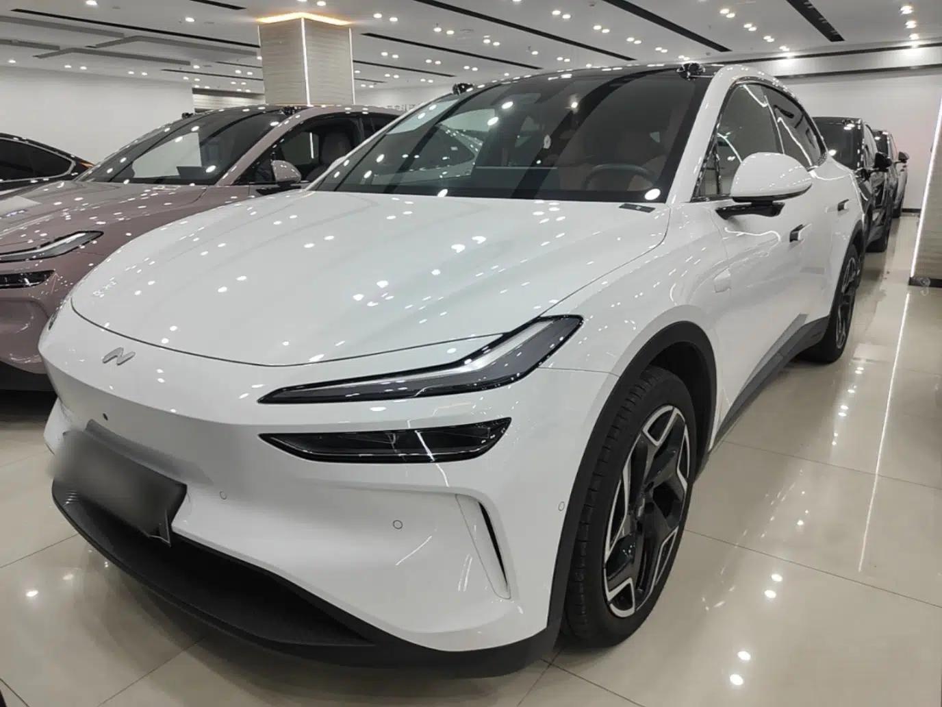 ONVO L60 2025 Model—60 kWh All-Wheel-Drive Version — миниатюра 1