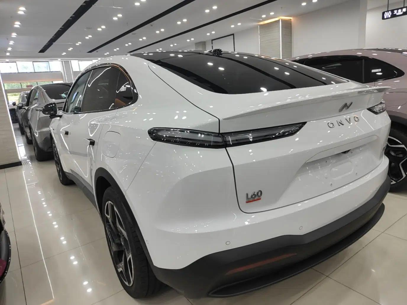 ONVO L60 2025 Model—60 kWh All-Wheel-Drive Version — миниатюра 4