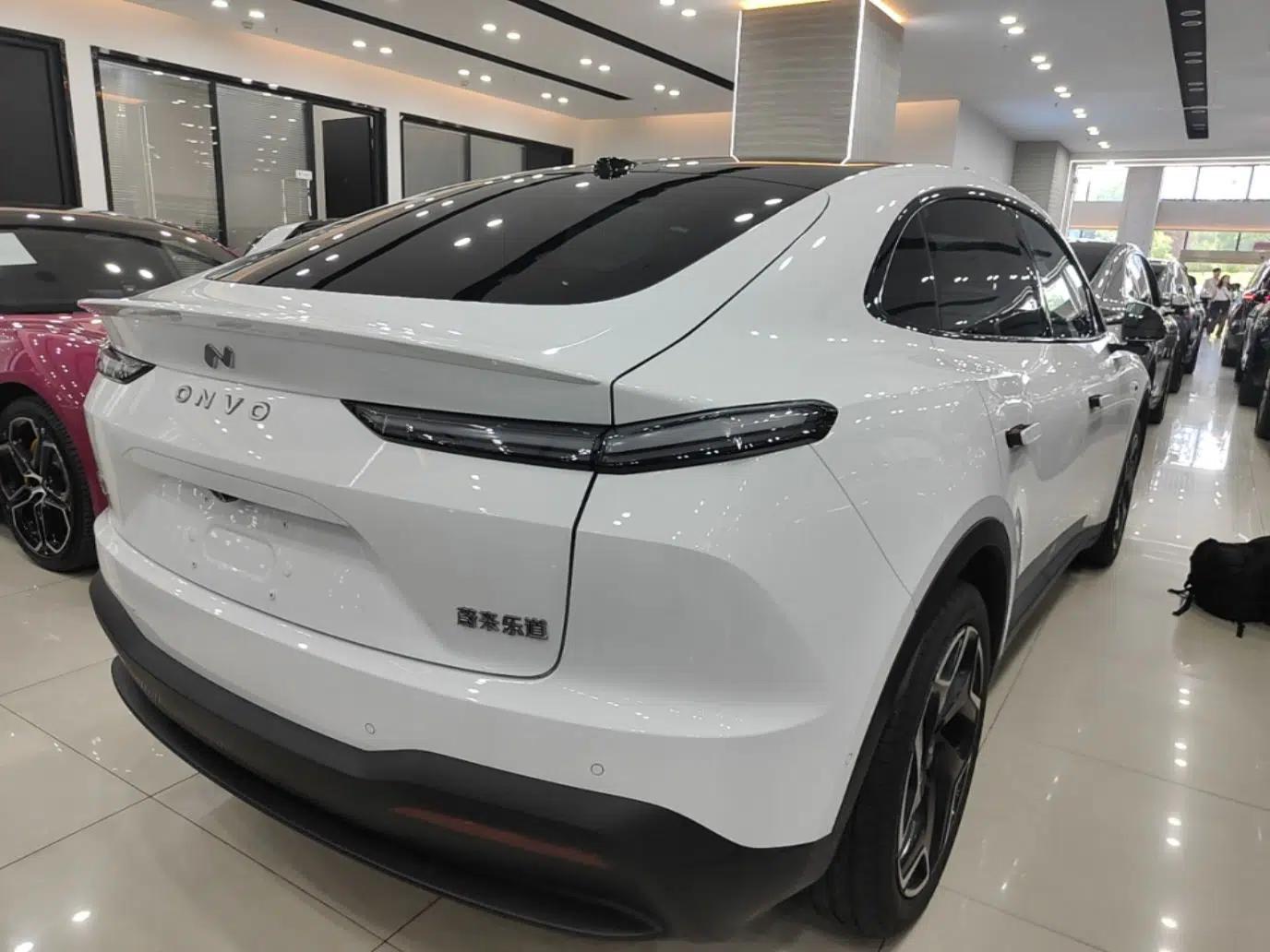 ONVO L60 2025 Model—60 kWh All-Wheel-Drive Version — миниатюра 6