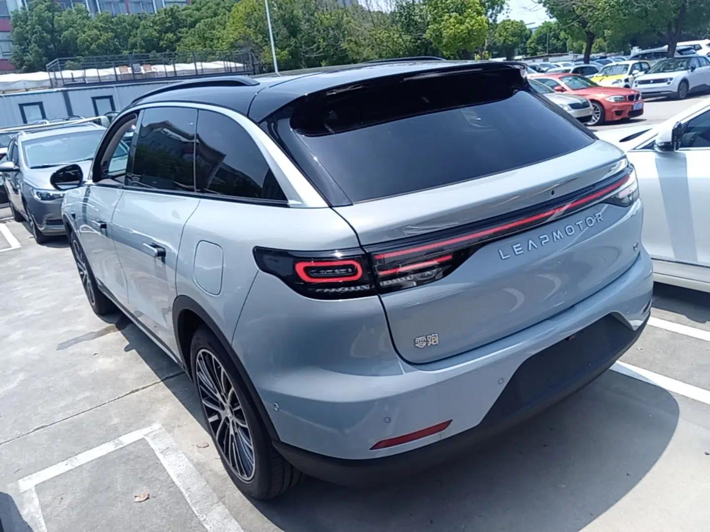Leapmotor C11 2026 Range-Extended 300 LiDAR Prestige Edition — миниатюра 4