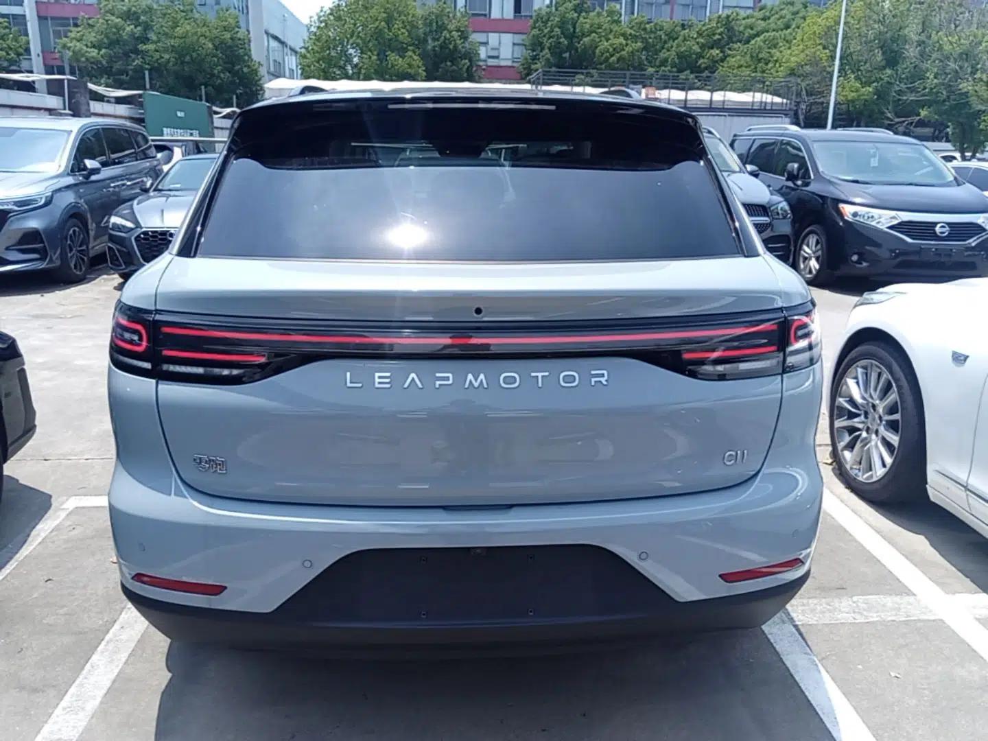 Leapmotor C11 2026 Range-Extended 300 LiDAR Prestige Edition — миниатюра 5
