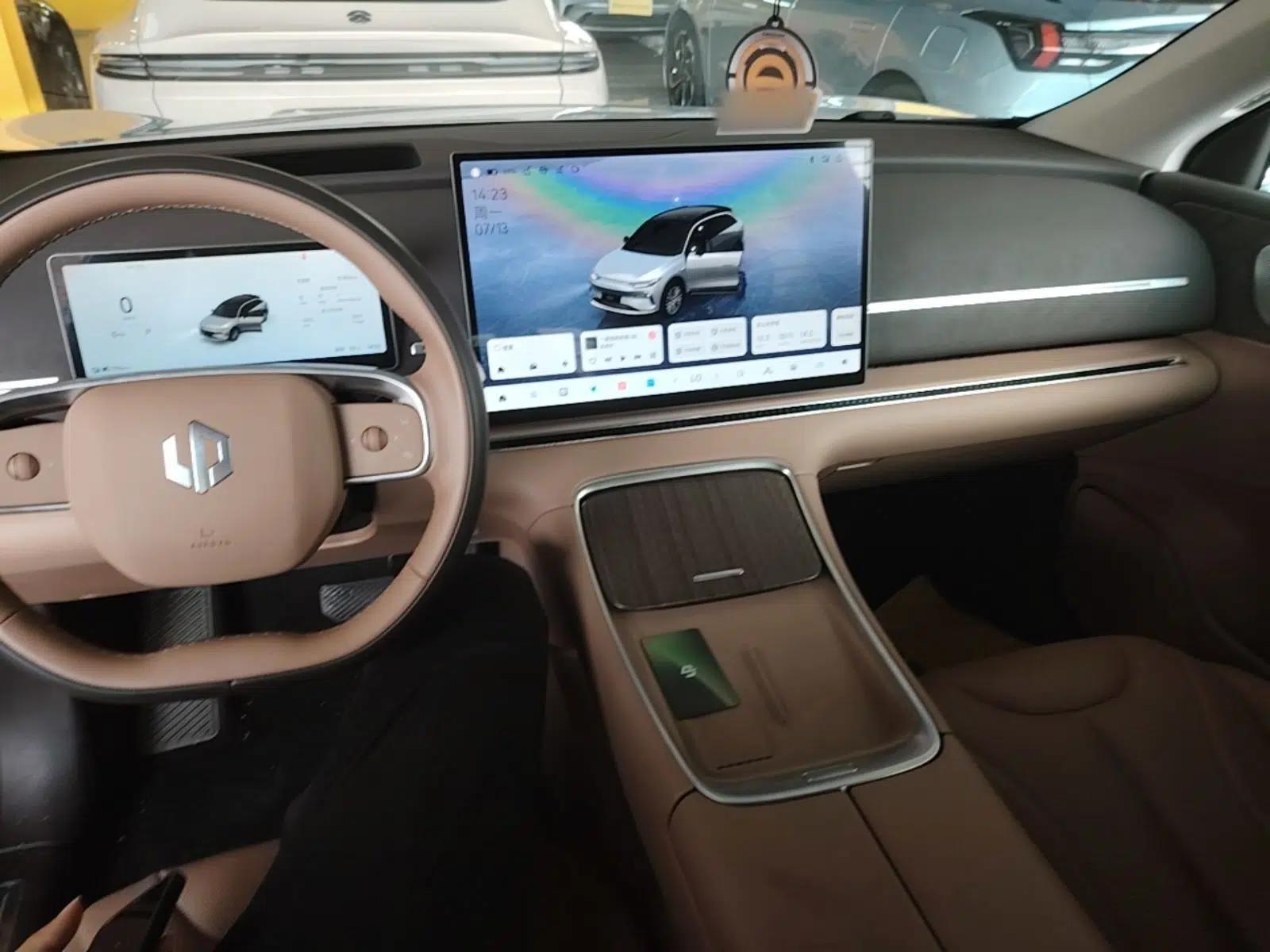 Leapmotor C11 2026 All-Electric 640 LiDAR Prestige Edition — миниатюра 12