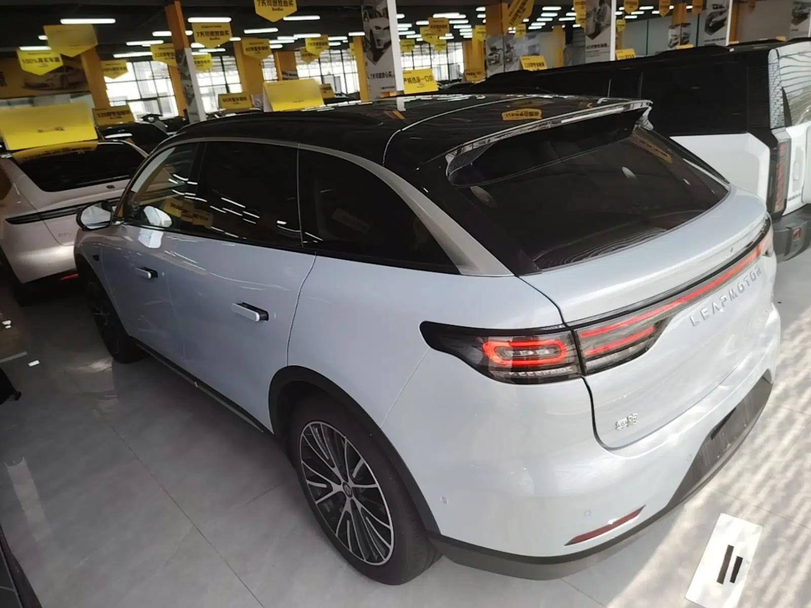 Leapmotor C11 2026 All-Electric 640 LiDAR Prestige Edition — миниатюра 4