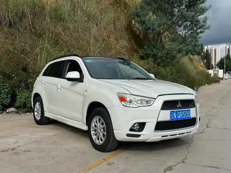 2011 ASX (Imported) 2.0L 2WD Premium Edition — миниатюра 3