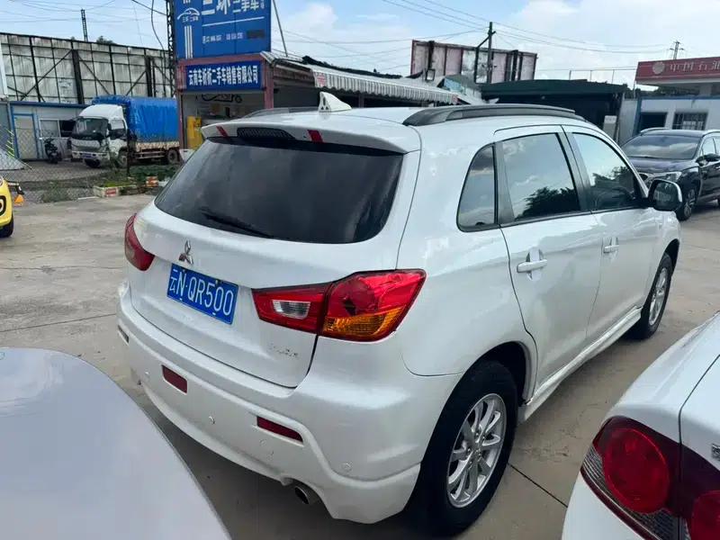2011 ASX (Imported) 2.0L 2WD Premium Edition — миниатюра 6