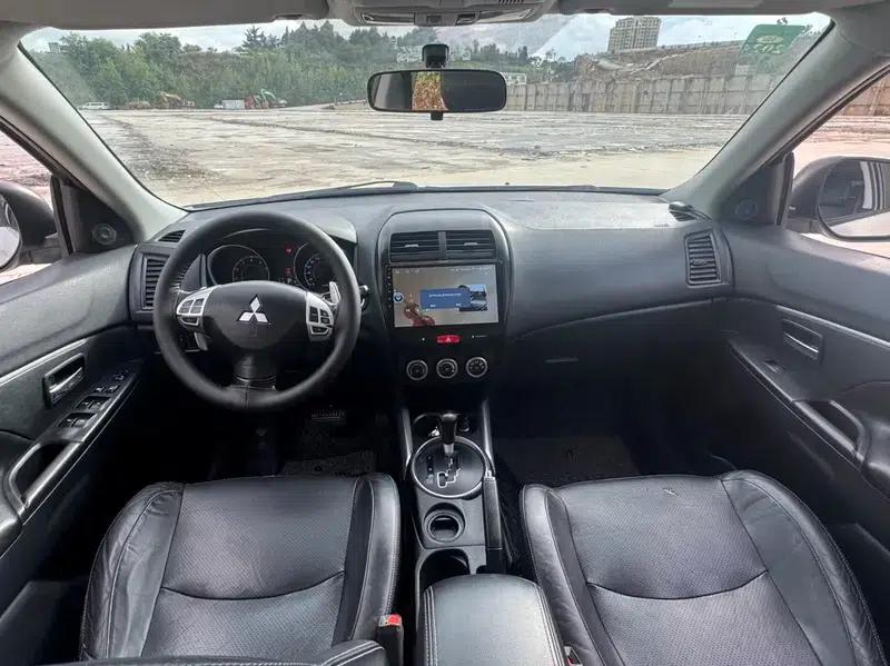 2011 ASX (Imported) 2.0L 2WD Premium Edition — миниатюра 7