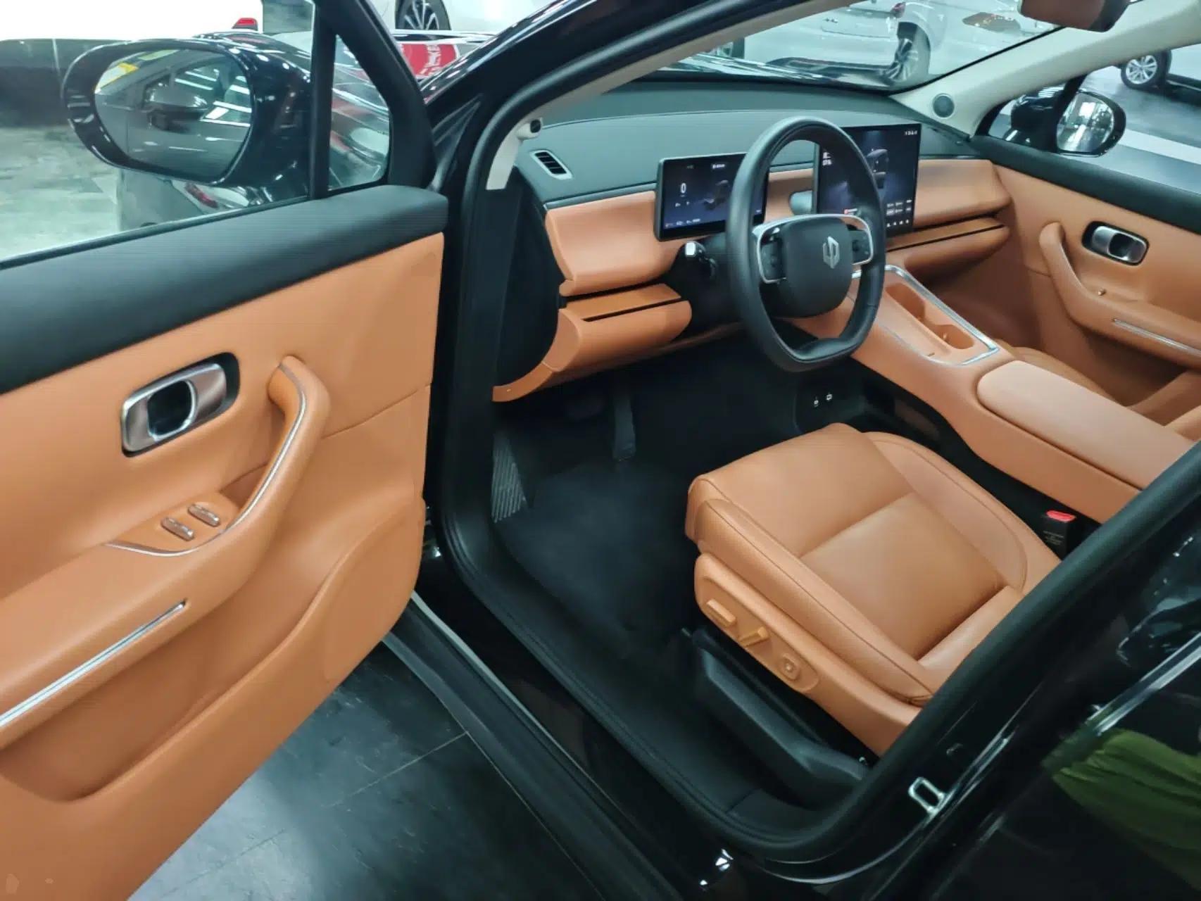 Leapmotor C16 2026 Extended-Range 280 LiDAR Zhizun Edition 6 Seats — миниатюра 18