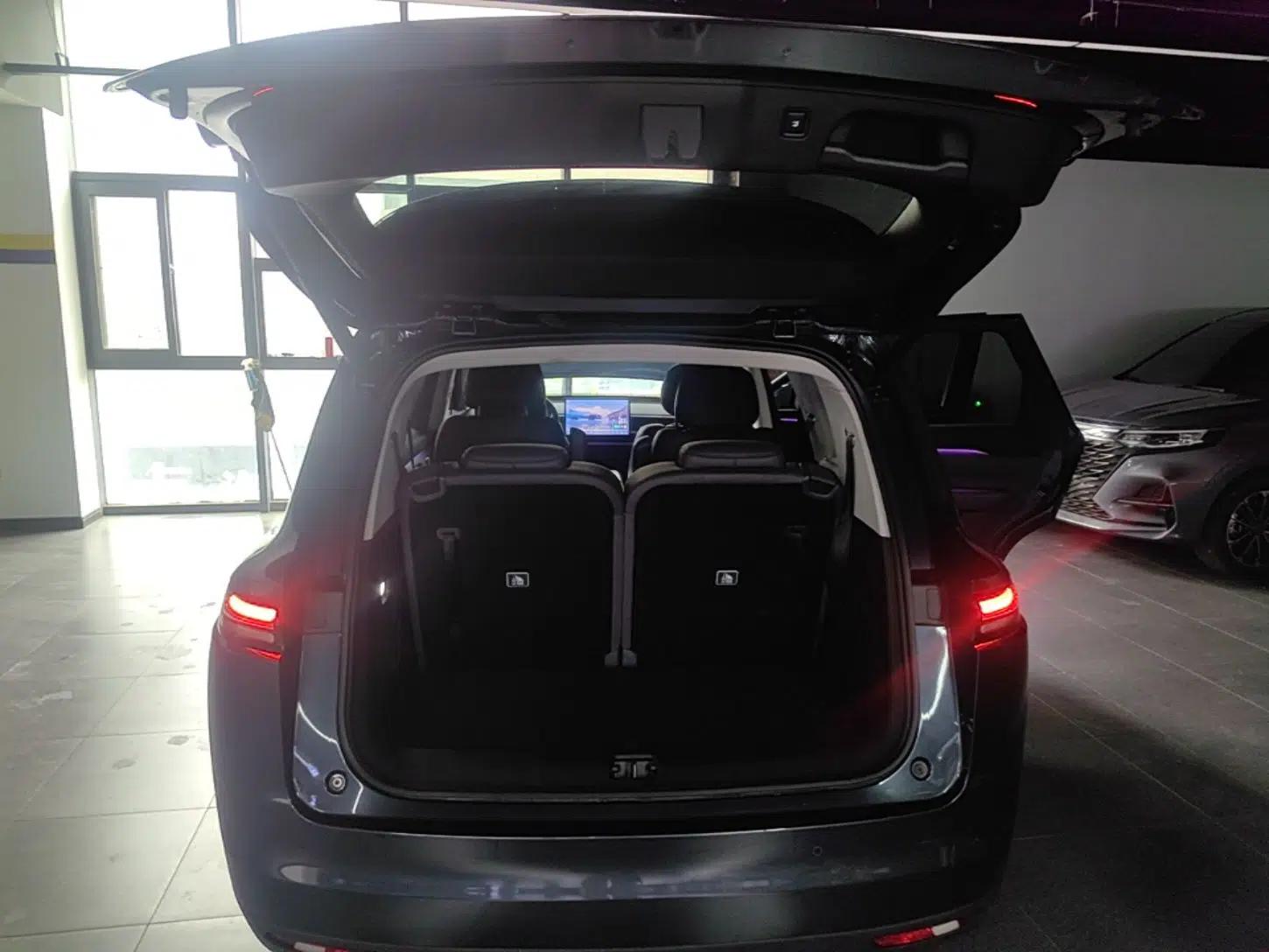 Leapmotor C16 2024 Pure Electric 520 Deluxe Edition — миниатюра 22