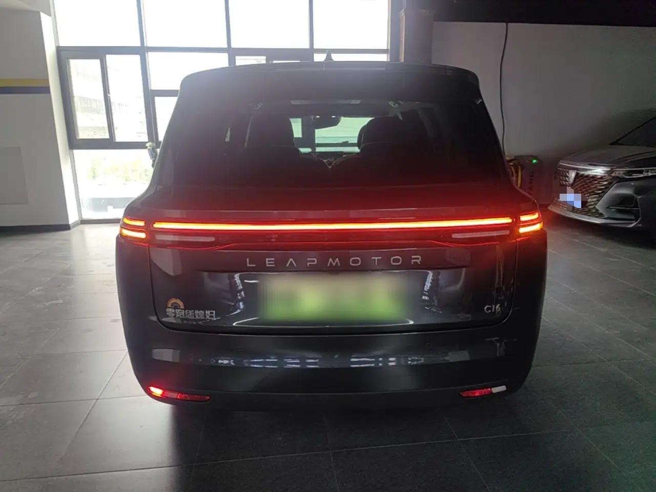 Leapmotor C16 2024 Pure Electric 520 Deluxe Edition — миниатюра 5