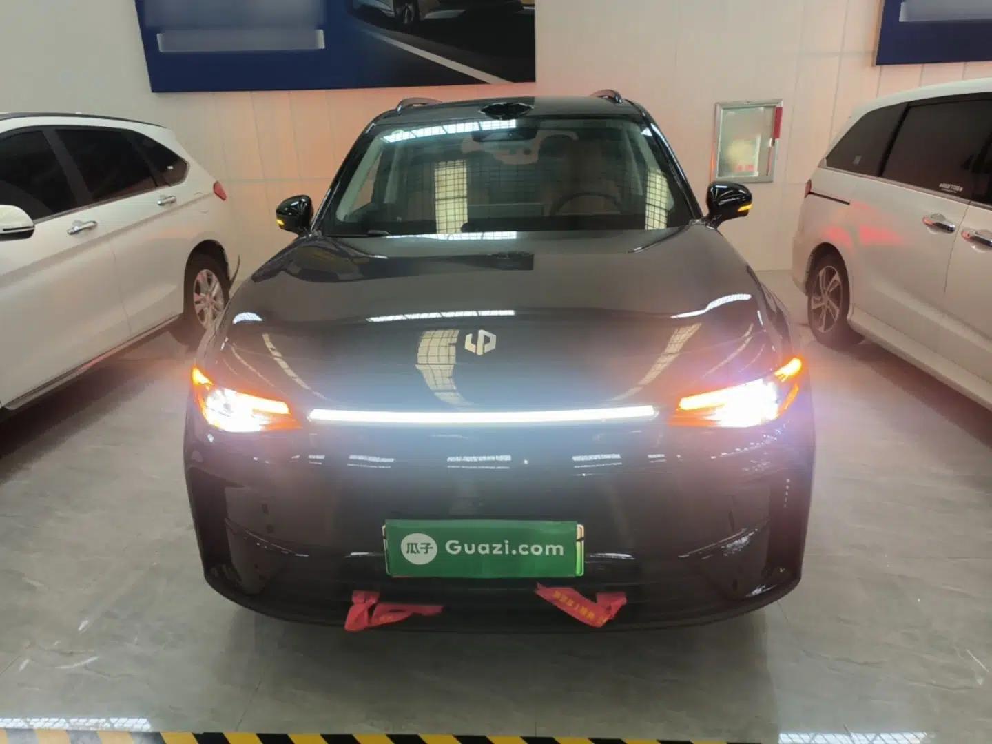 Leapmotor C16 2026 Extended-Range 280 LiDAR Zhizun Edition 6 Seats — миниатюра 2