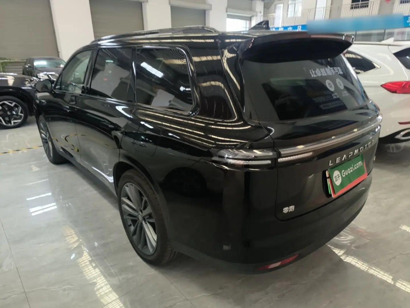 Leapmotor C16 2026 Extended-Range 280 LiDAR Zhizun Edition 6 Seats — миниатюра 13