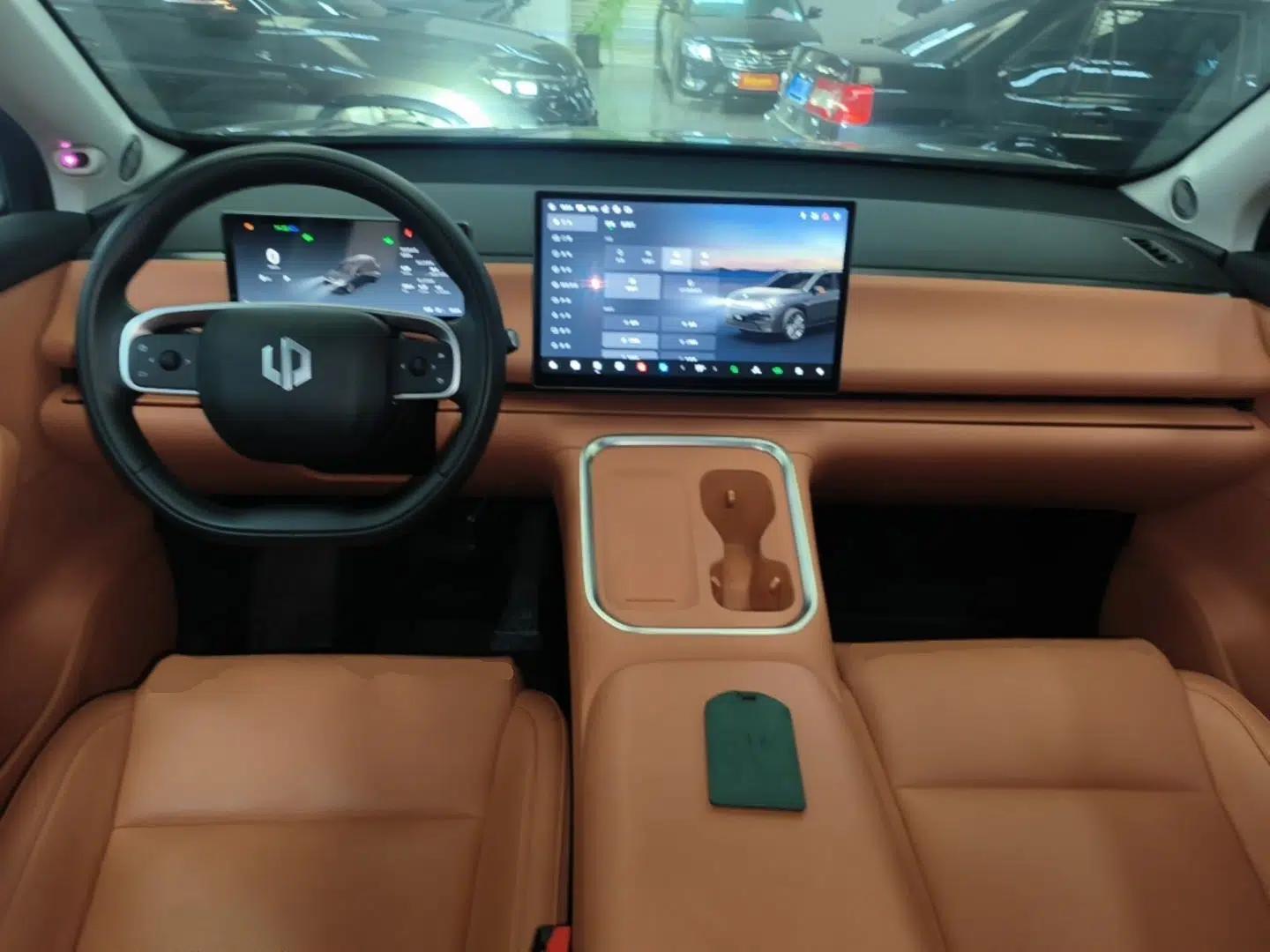 Leapmotor C16 2026 Extended-Range 280 LiDAR Zhizun Edition 6 Seats — миниатюра 17