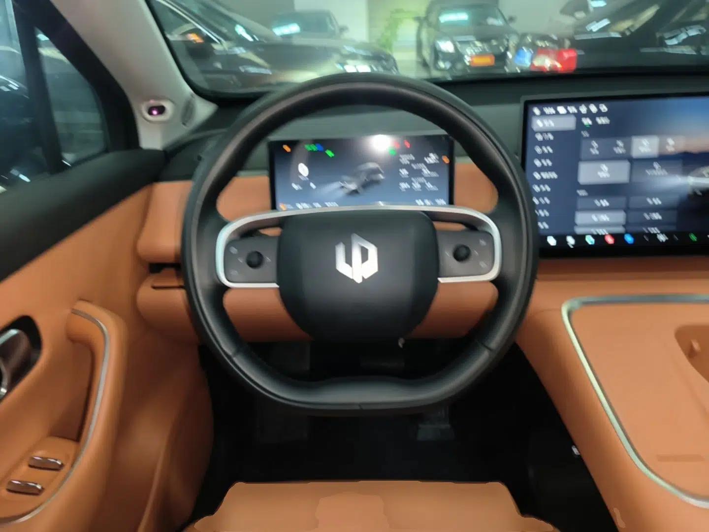 Leapmotor C16 2026 Extended-Range 280 LiDAR Zhizun Edition 6 Seats — миниатюра 18