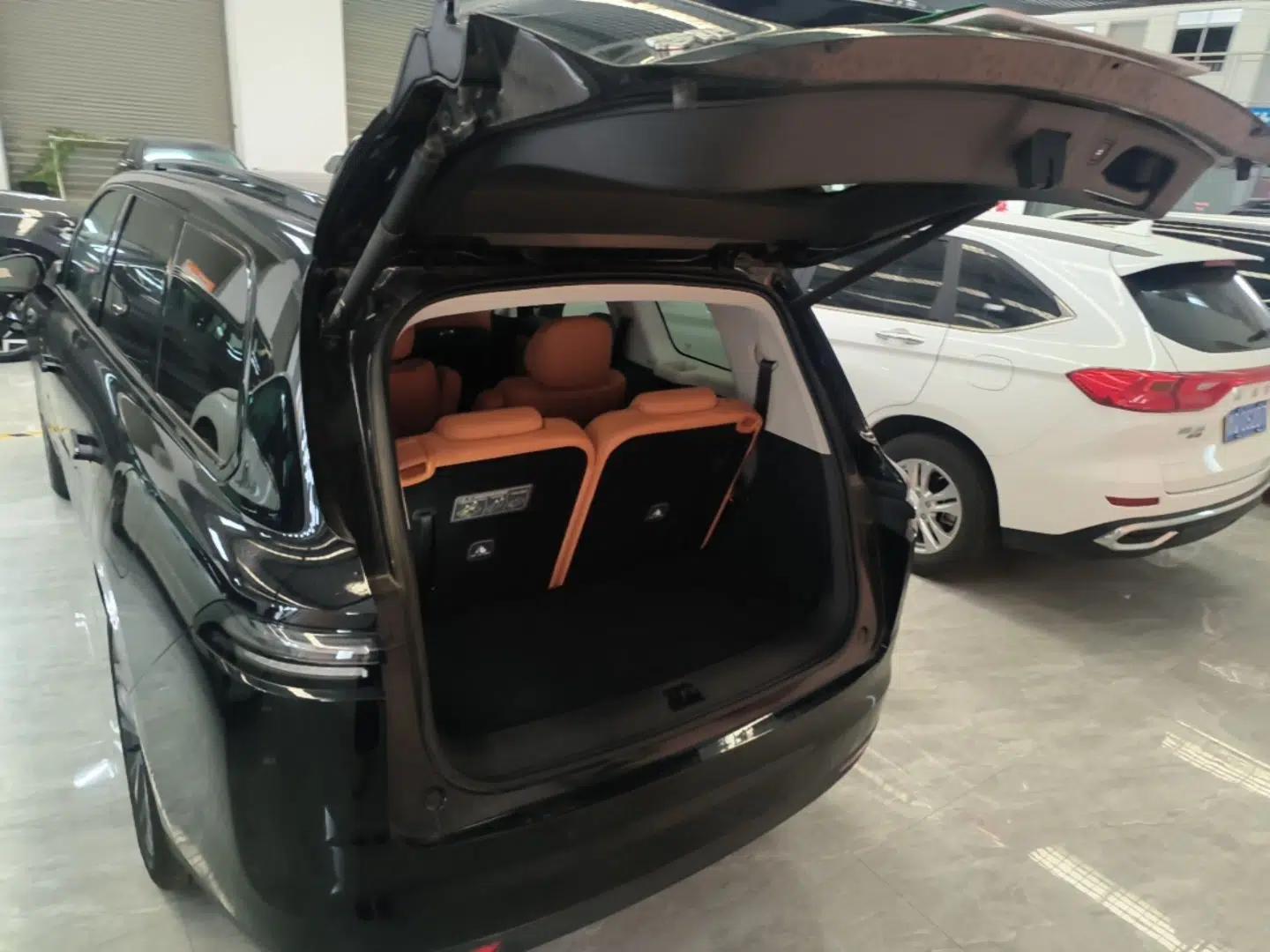 Leapmotor C16 2026 Extended-Range 280 LiDAR Zhizun Edition 6 Seats — миниатюра 27
