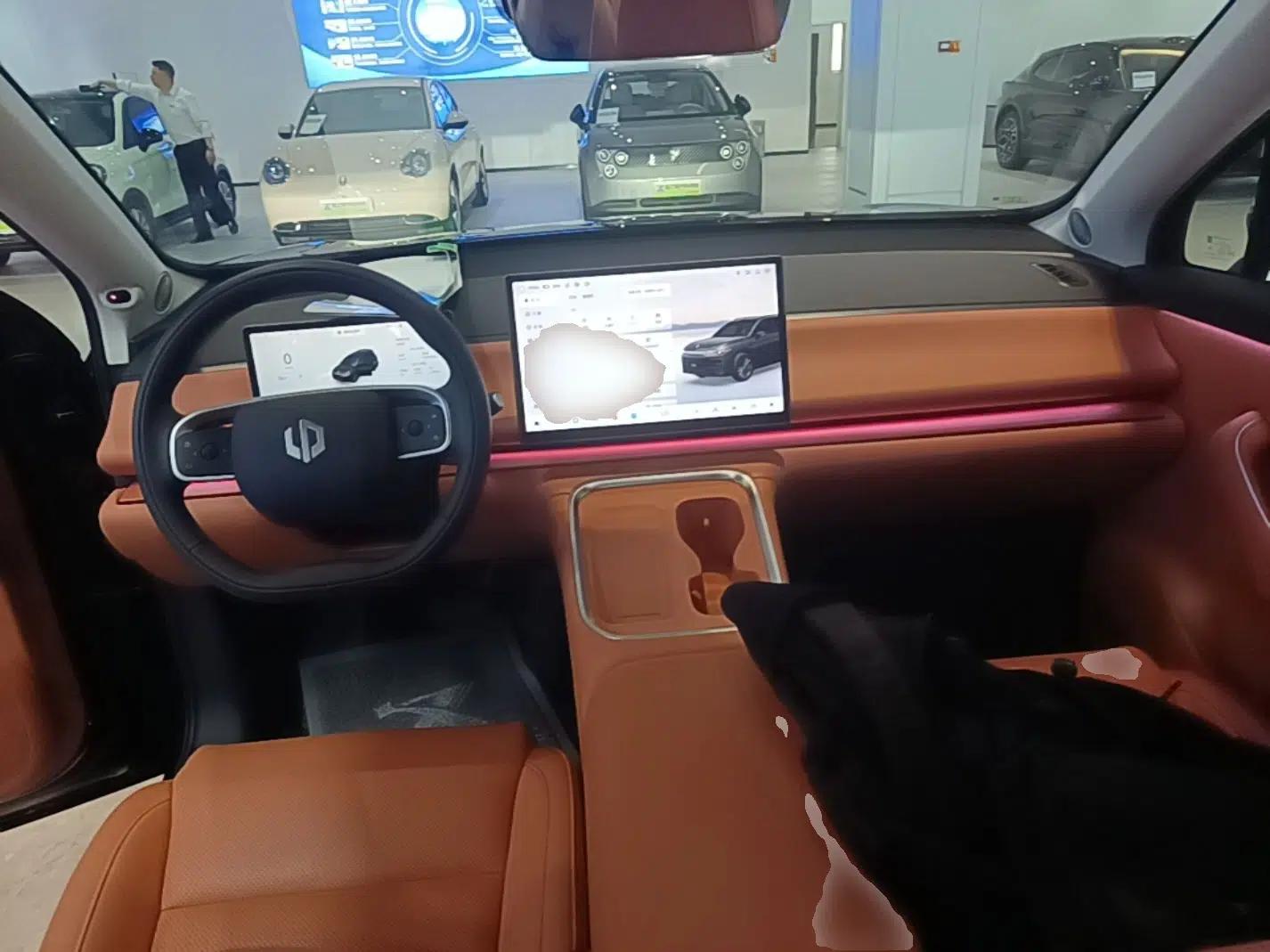 Leapmotor C16 2026 Extended-Range 280 LiDAR Zhizun Edition 6 Seats — миниатюра 12