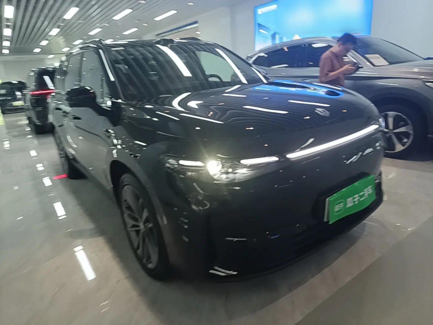 Leapmotor C16 2026 Extended-Range 280 LiDAR Zhizun Edition 6 Seats — миниатюра 3