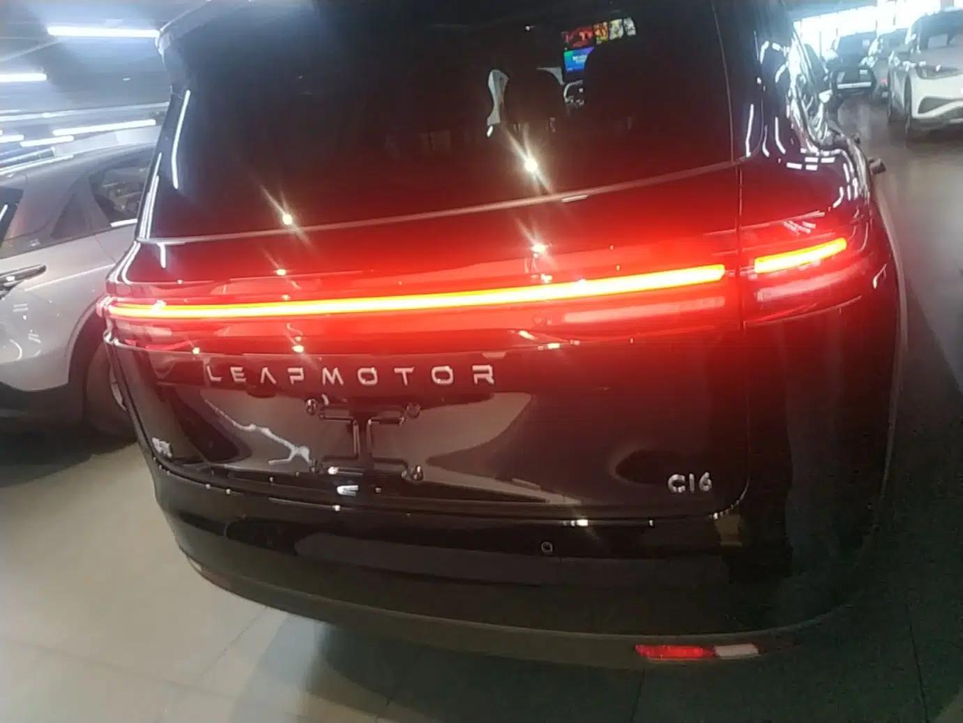Leapmotor C16 2026 Extended-Range 280 LiDAR Zhizun Edition 6 Seats — миниатюра 5