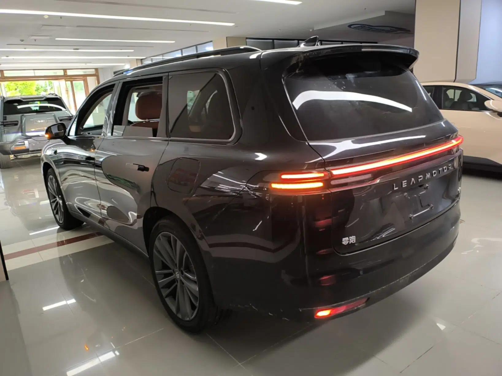 Leapmotor C16 2026 Extended-Range 280 LiDAR Zhizun Edition 6 Seats — миниатюра 4