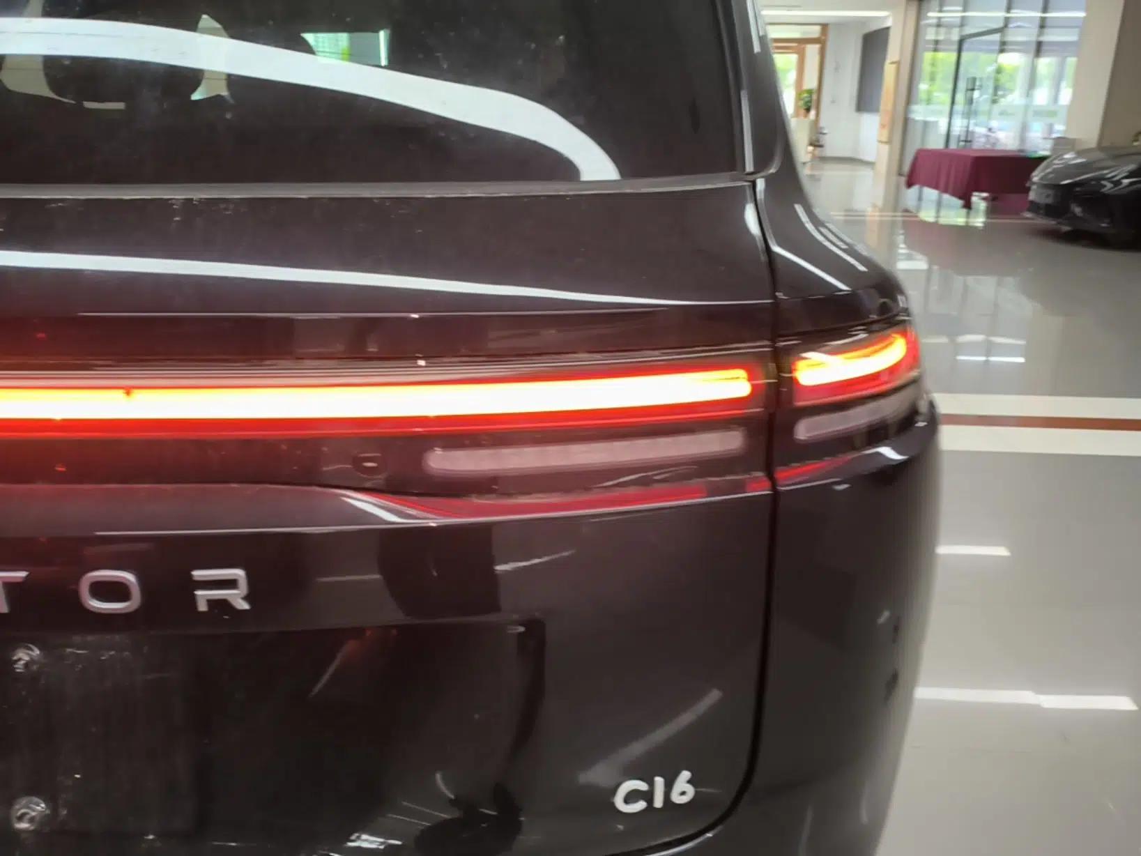 Leapmotor C16 2026 Extended-Range 280 LiDAR Zhizun Edition 6 Seats — миниатюра 9