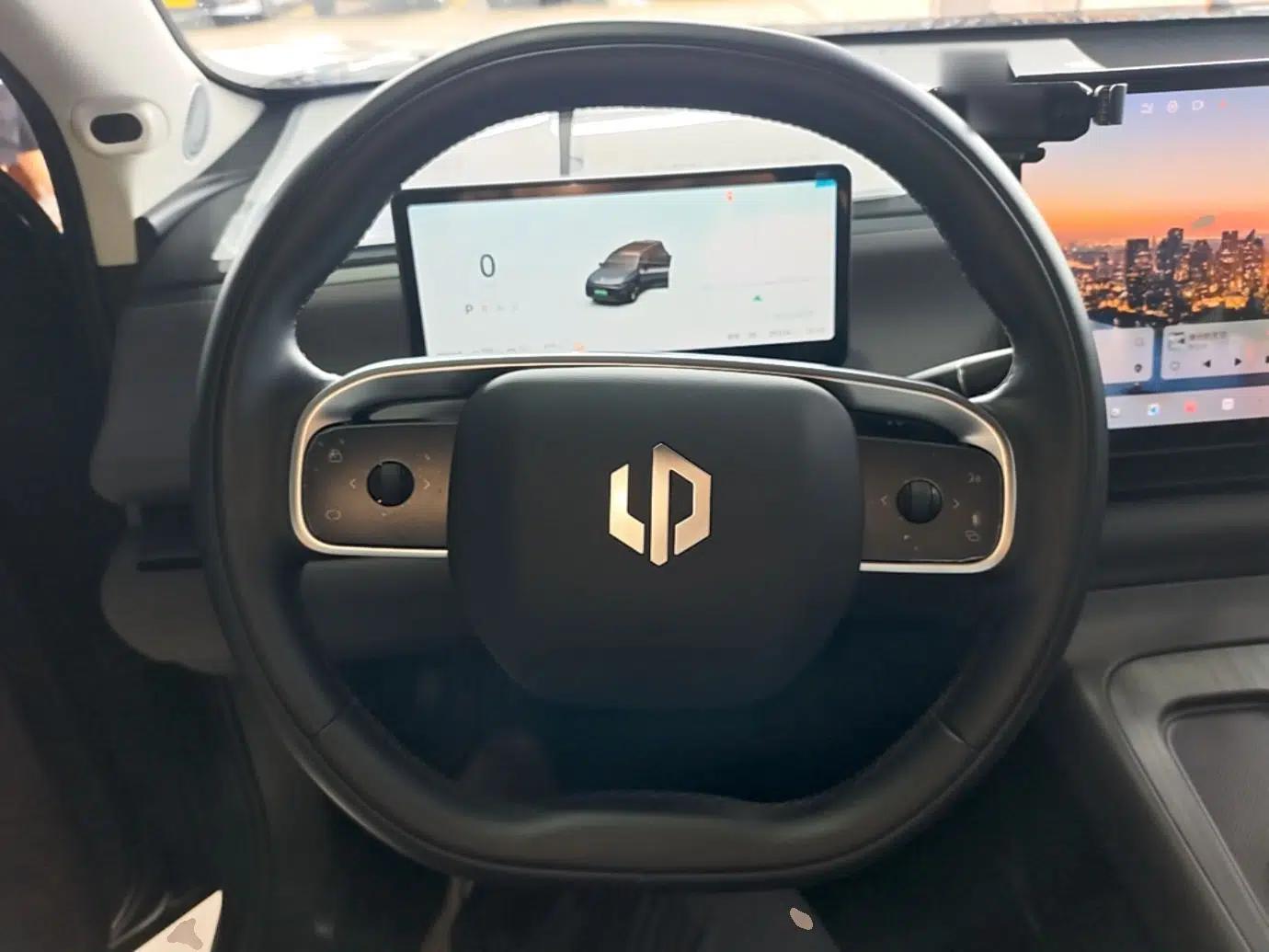 Leapmotor C16 2024 Range-Extended 200 Luxury Edition — миниатюра 18