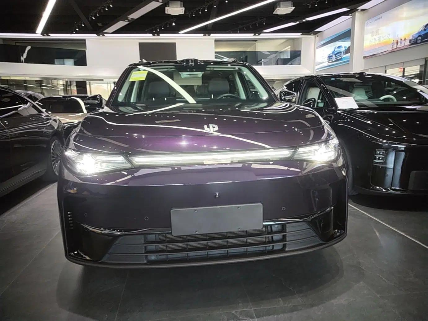 Leapmotor C16 2026 Extended-Range 280 LiDAR Zhizun Edition 6 Seats — миниатюра 2