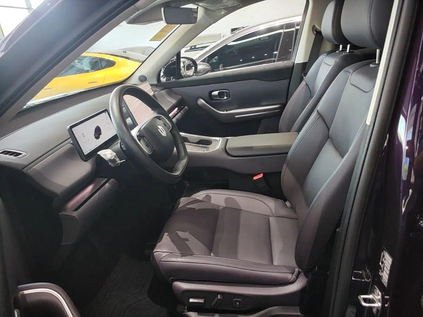 Leapmotor C16 2026 Extended-Range 280 LiDAR Zhizun Edition 6 Seats — миниатюра 17