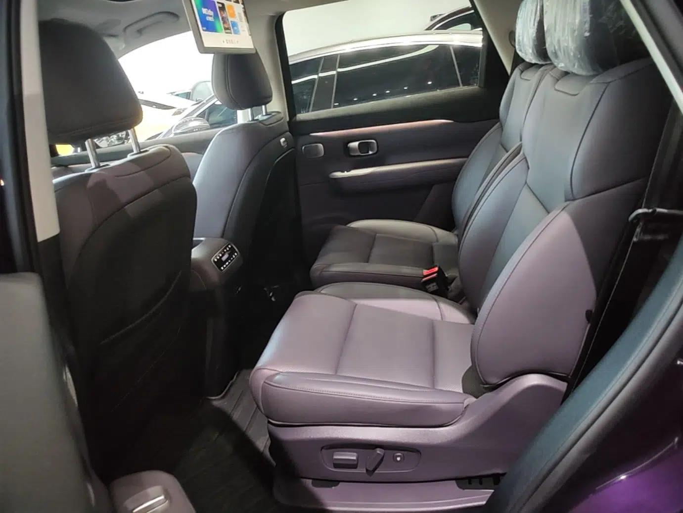 Leapmotor C16 2026 Extended-Range 280 LiDAR Zhizun Edition 6 Seats — миниатюра 20