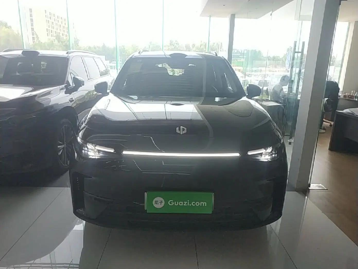 Leapmotor C16 2026 Extended-Range 280 LiDAR Zhizun Edition 6 Seats — миниатюра 2
