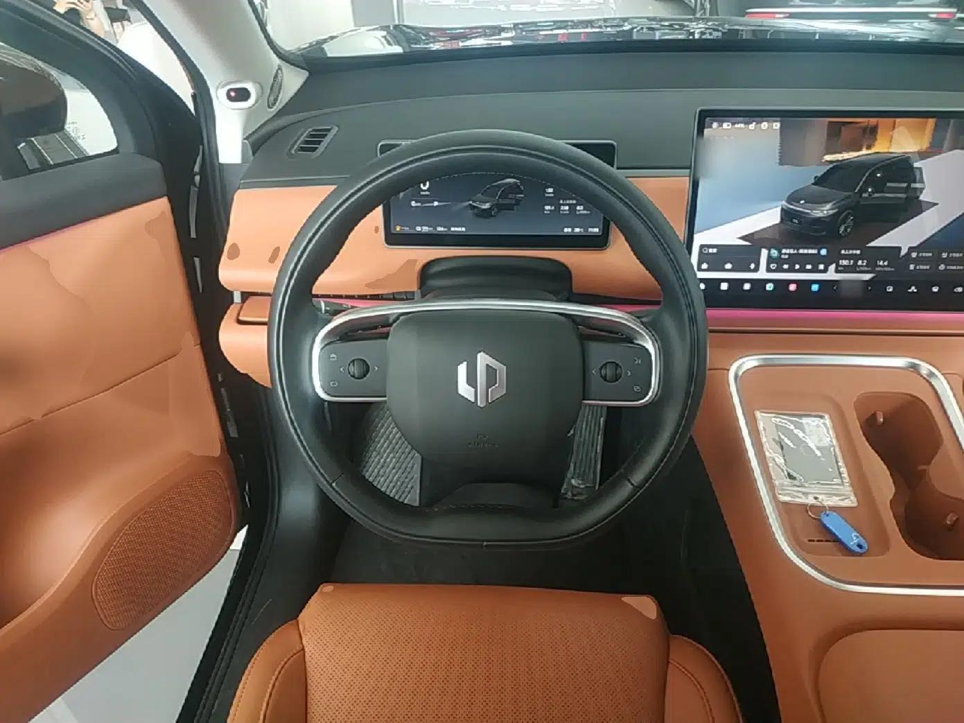 Leapmotor C16 2026 Extended-Range 280 LiDAR Zhizun Edition 6 Seats — миниатюра 13