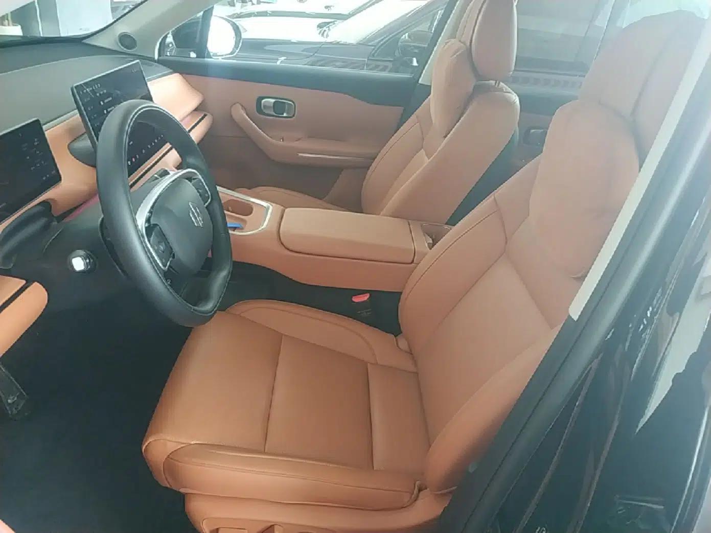 Leapmotor C16 2026 Extended-Range 280 LiDAR Zhizun Edition 6 Seats — миниатюра 17