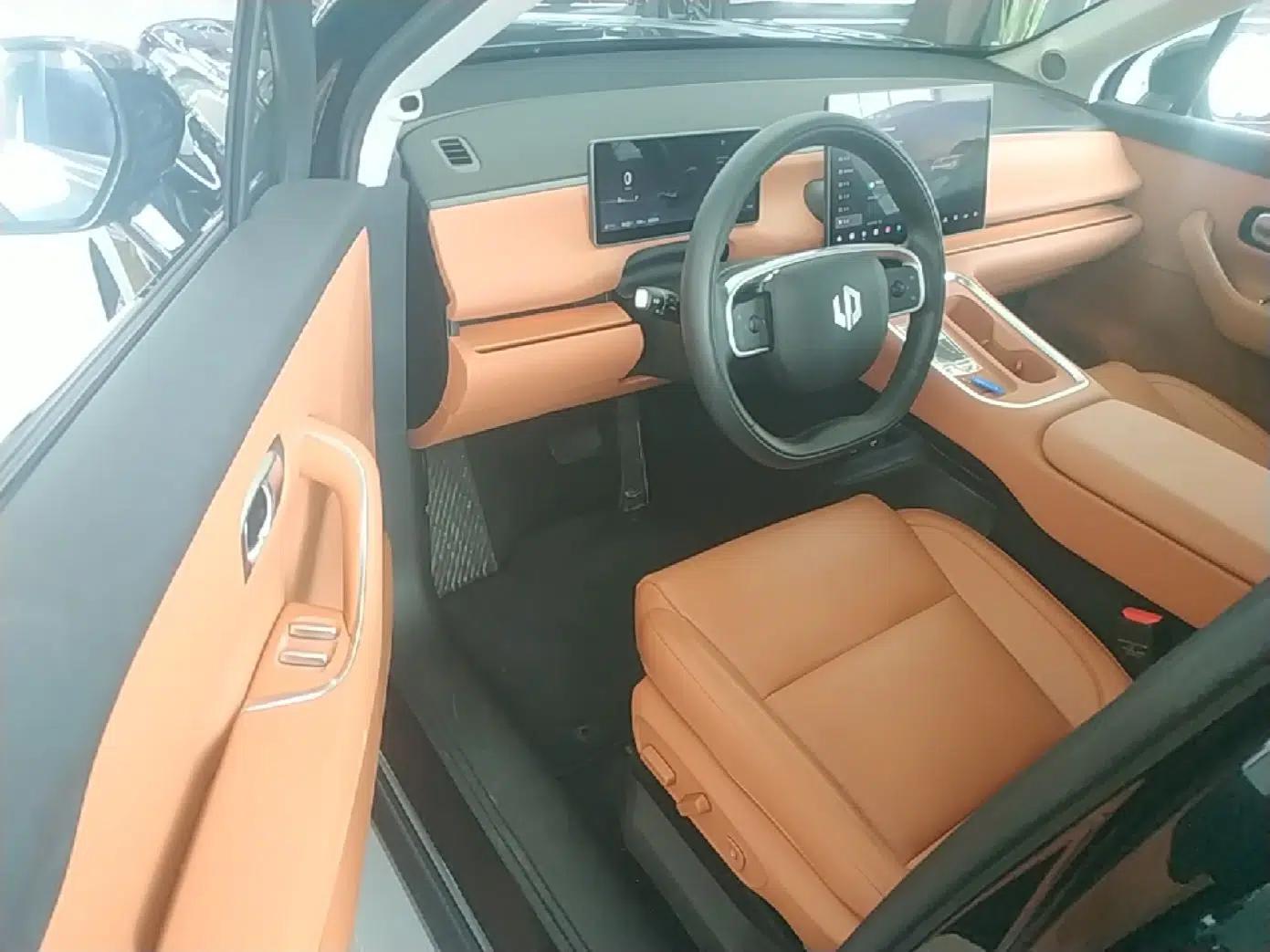 Leapmotor C16 2026 Extended-Range 280 LiDAR Zhizun Edition 6 Seats — миниатюра 18