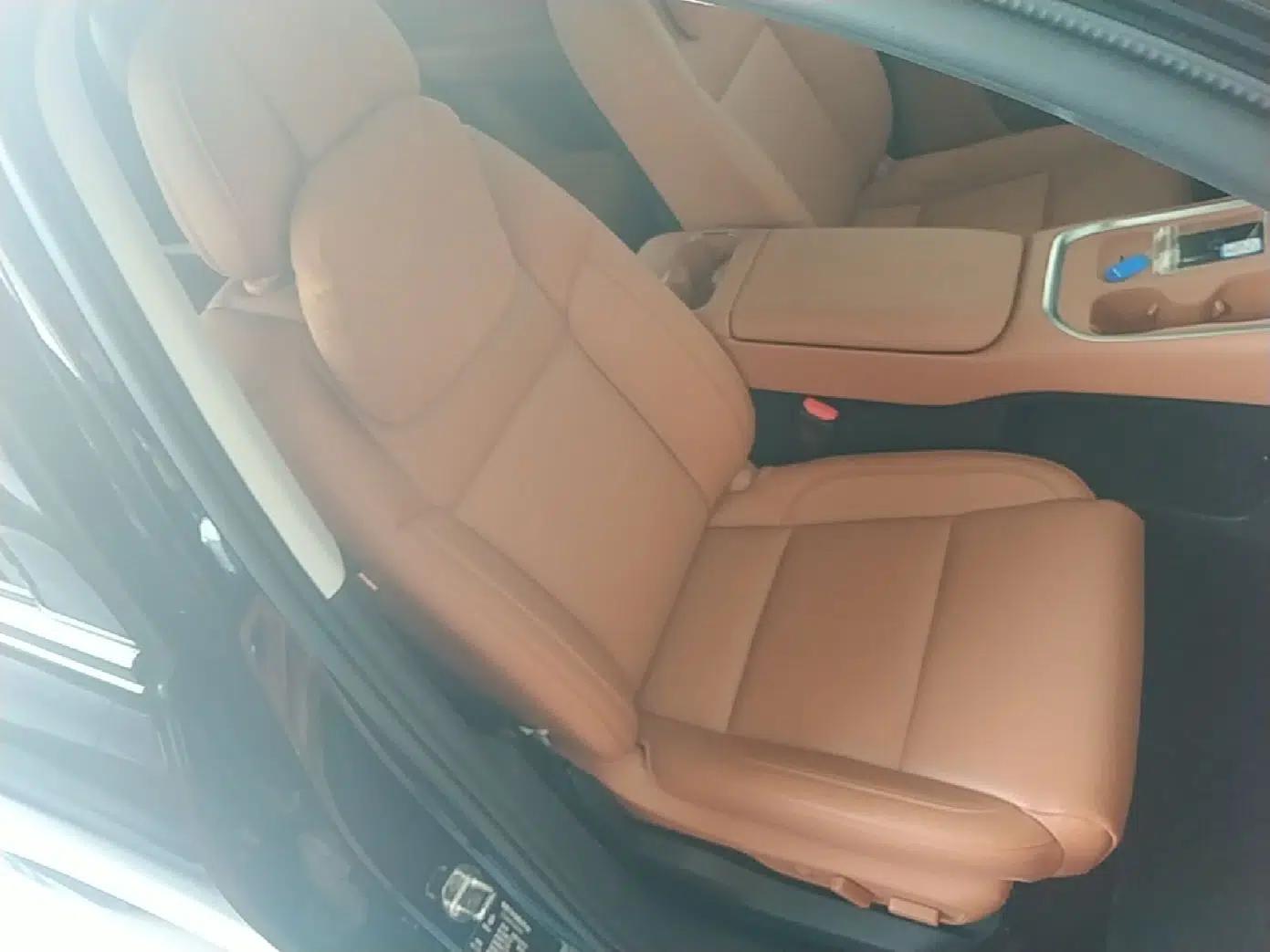 Leapmotor C16 2026 Extended-Range 280 LiDAR Zhizun Edition 6 Seats — миниатюра 19