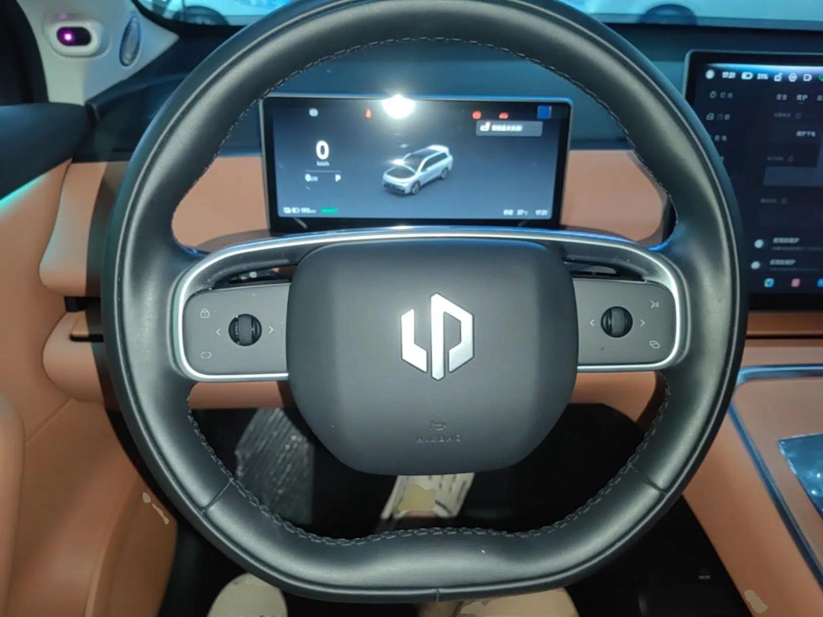 Leapmotor C16 2026 All-Electric 630 LiDAR Zhizun Edition 6 Seats — миниатюра 13