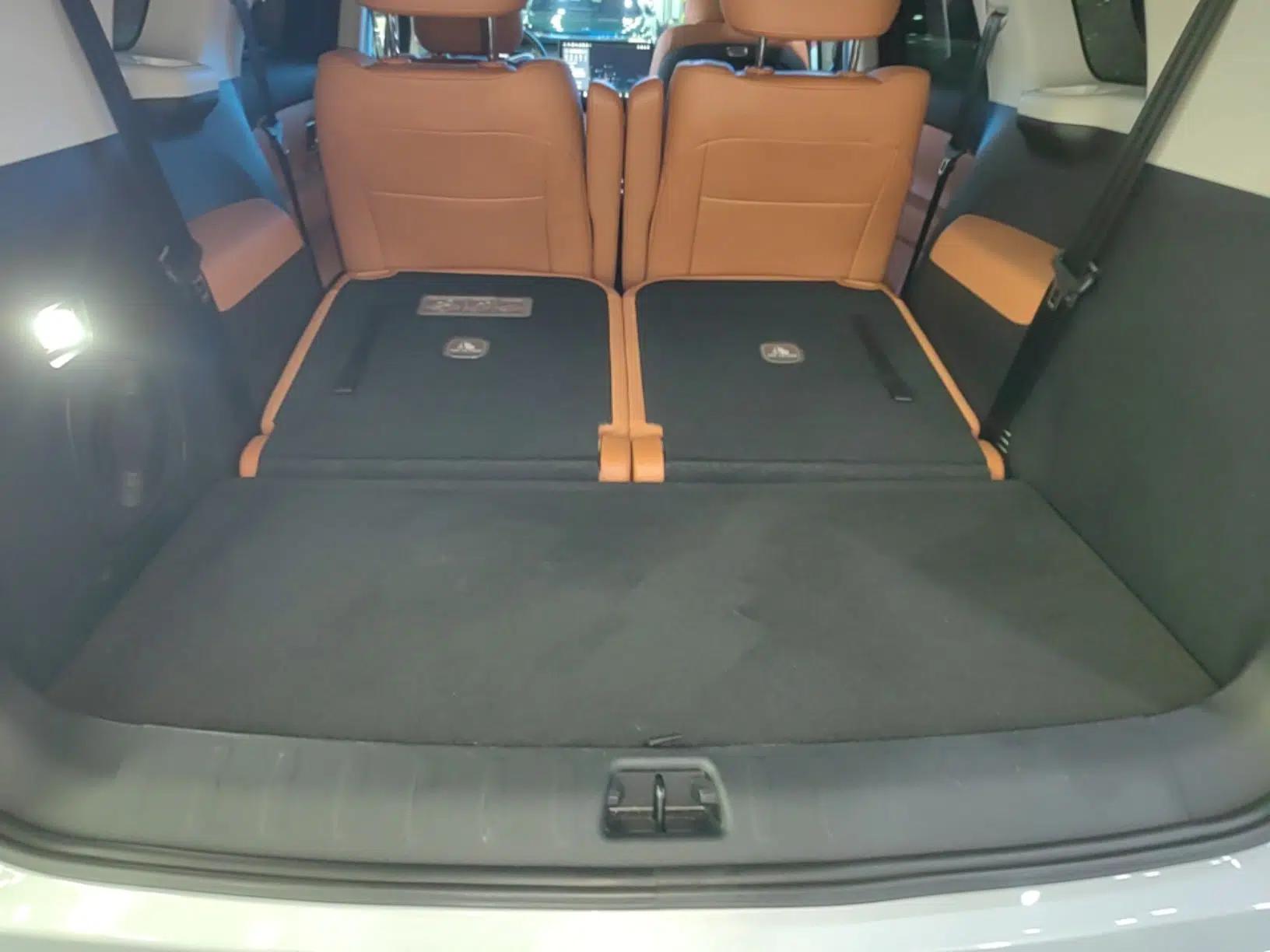 Leapmotor C16 2026 All-Electric 630 LiDAR Zhizun Edition 6 Seats — миниатюра 22