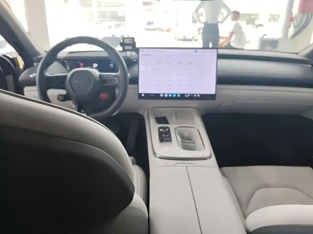 Xiaomi SU7 2024 Rear-Wheel Drive Long Range Advanced Intelligent Driving Pro Edition — миниатюра 10