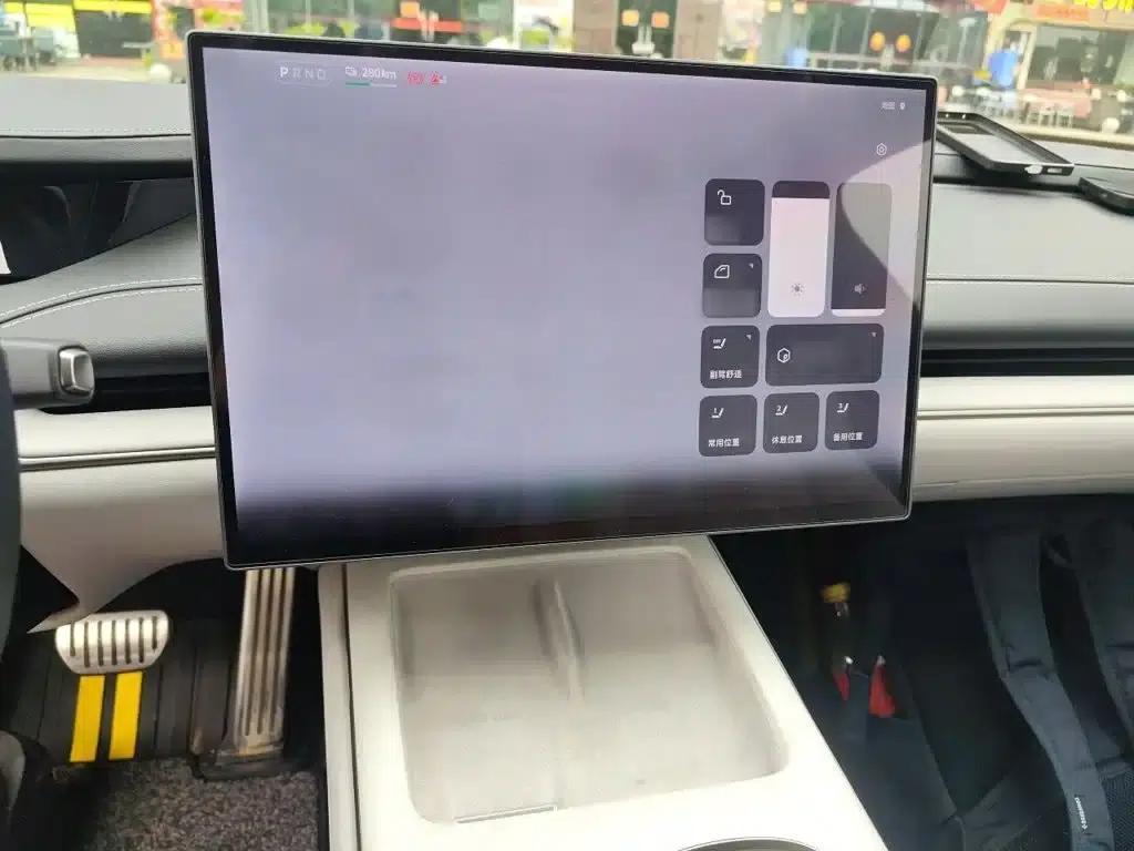 Xiaomi SU7 2024 All-Wheel Drive Max Founder Edition — миниатюра 6