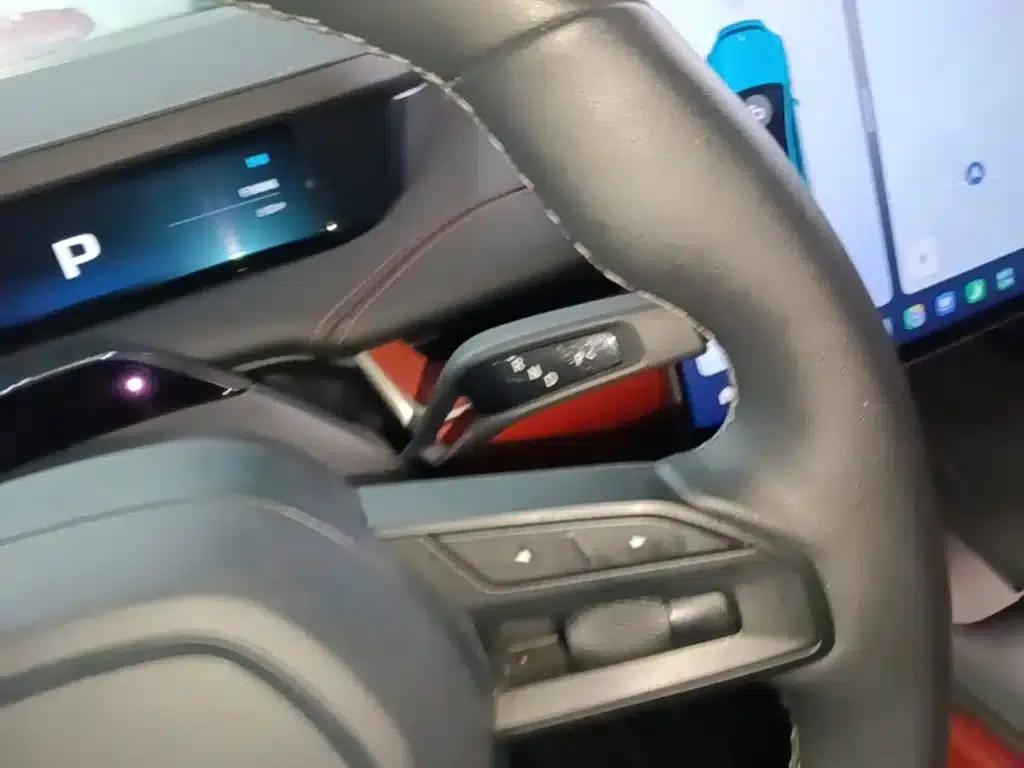 Xiaomi SU7 2024 Rear-Wheel Drive Long-Range Smart Driving Edition — миниатюра 14