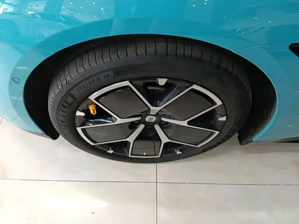 Xiaomi SU7 2024 Rear-Wheel Drive Long-Range Smart Driving Edition — миниатюра 23