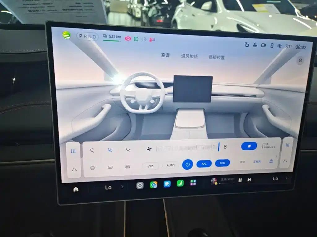 Xiaomi SU7 2024 All-Wheel Drive Max Founder Edition — миниатюра 13