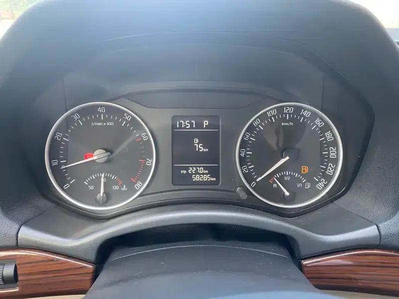 Octavia 2013 1.6L Automatic Elegance Edition — миниатюра 11