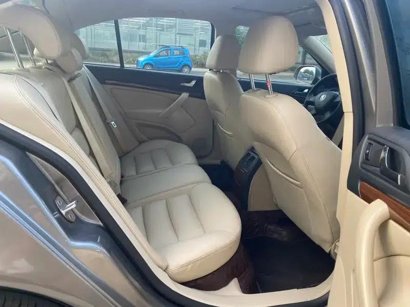 Octavia 2013 1.6L Automatic Elegance Edition — миниатюра 14