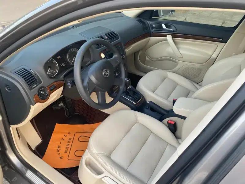 Octavia 2013 1.6L Automatic Elegance Edition — миниатюра 15