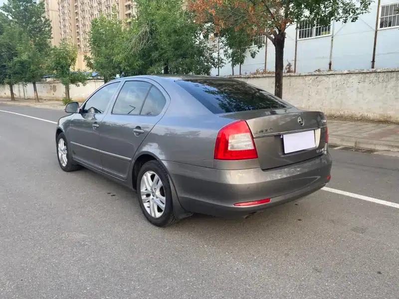 Octavia 2013 1.6L Automatic Elegance Edition — миниатюра 5
