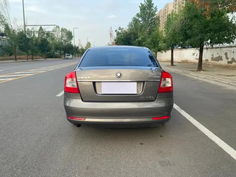 Octavia 2013 1.6L Automatic Elegance Edition — миниатюра 6