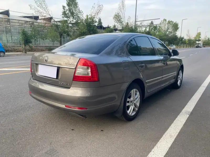 Octavia 2013 1.6L Automatic Elegance Edition — миниатюра 7
