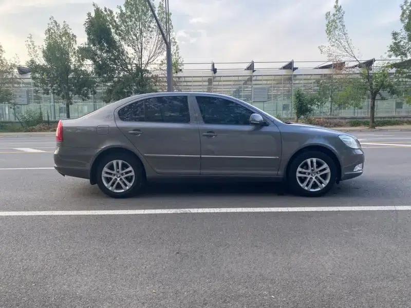 Octavia 2013 1.6L Automatic Elegance Edition — миниатюра 8