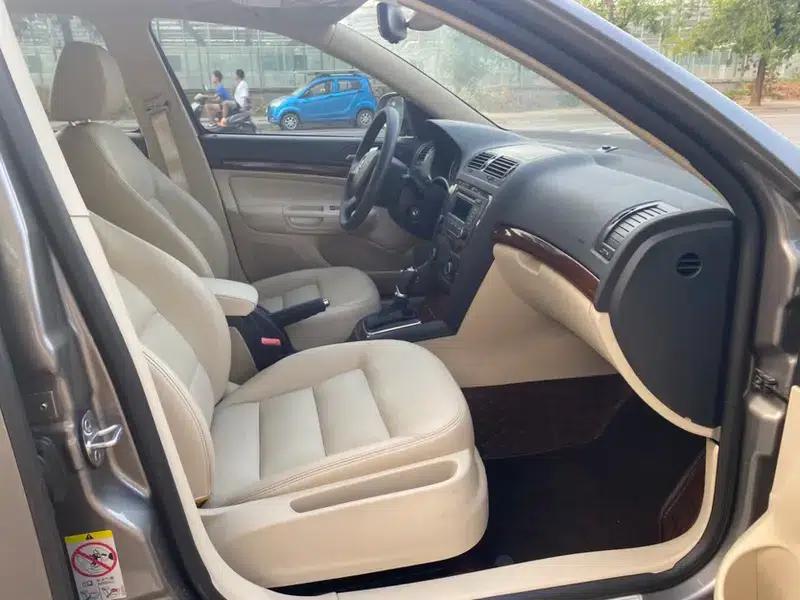 Octavia 2013 1.6L Automatic Elegance Edition — миниатюра 9