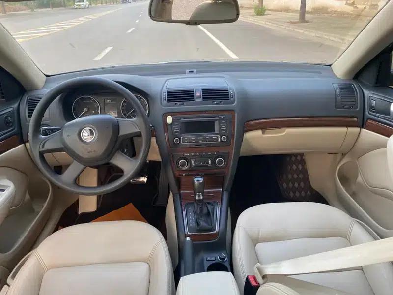Octavia 2013 1.6L Automatic Elegance Edition — миниатюра 10