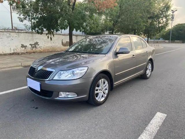 Octavia 2013 1.6L Automatic Elegance Edition