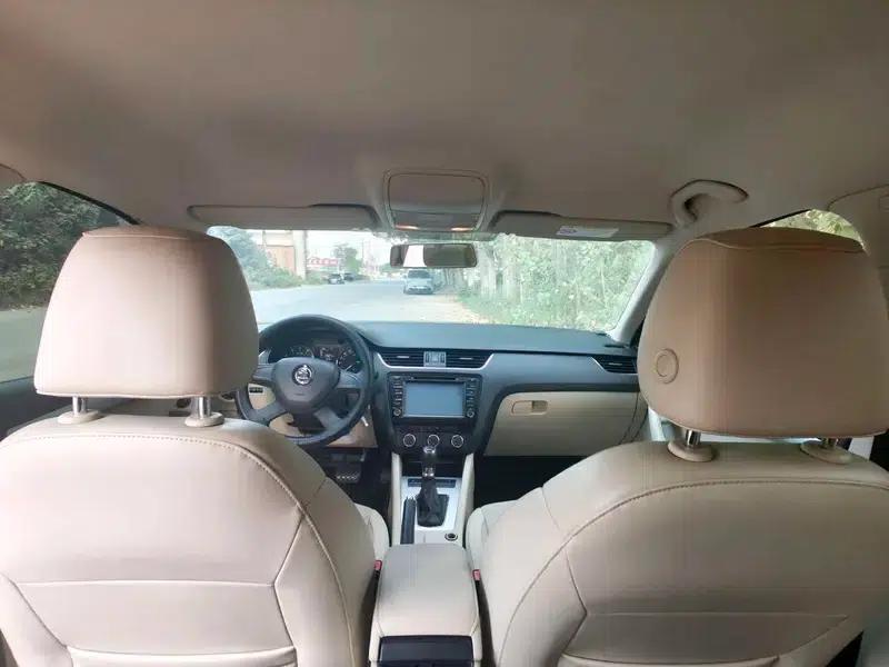 Octavia 2015 1.6L Automatic Elegance Edition — миниатюра 15